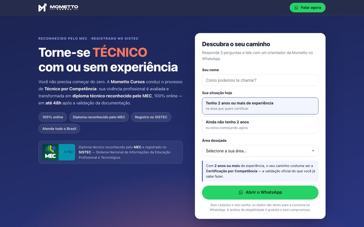 Página inicial da landing Mometto Cursos — Técnico por Competência, fundo azul-marinho com o título “Torne-se TÉCNICO com ou sem experiência” e um formulário branco ao lado.