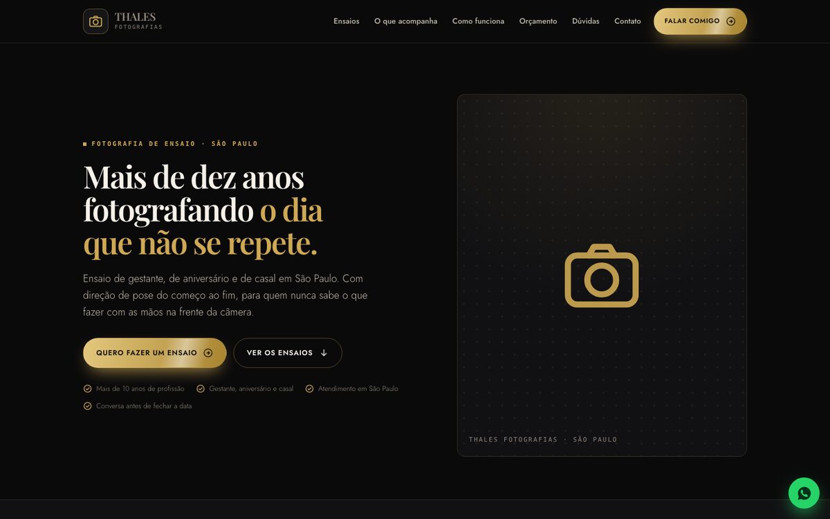 Página inicial do site Thales Fotografias, em preto e dourado, com o título "Mais de dez anos fotografando o dia que não se repete".